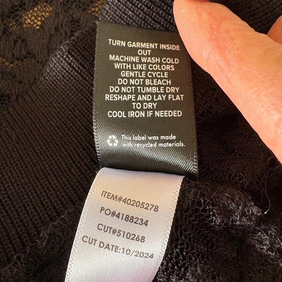 Torrid Cropped Black Lace Shrug Cardigan Button Front NWT Sz 1X (14-16) - Picture 6 of 8